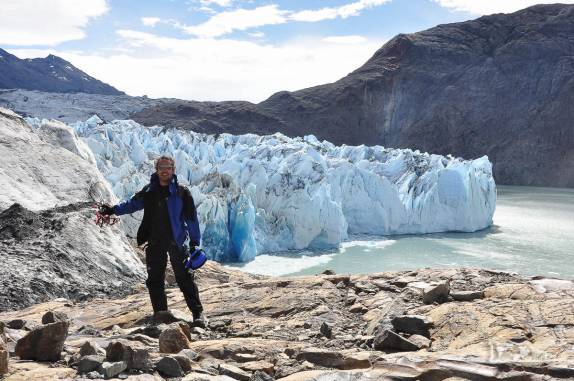 Curso e passeio no glaciar Viedma, no Parque Nacional Los Glaciares, região de El Chaltén, no sul da Argentina